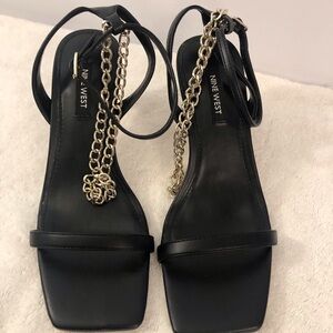 Nine West Women’s Tall03 Sandals with Gold Wrap Chain Black SZ 6.5m faux leather